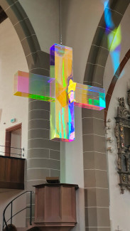 Lichtkreuz von Ludger Hinse in der Stadtkirche Darmstadt
